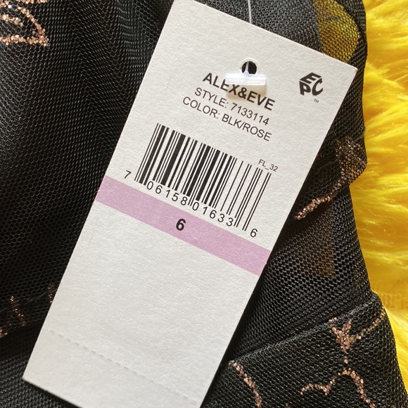 Alex and Eve NWT Evening Gown.  Size 6. Black with subtle gold sparkle - Picture 4 of 7